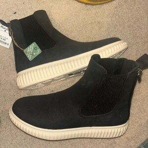 Black fashion sneakers